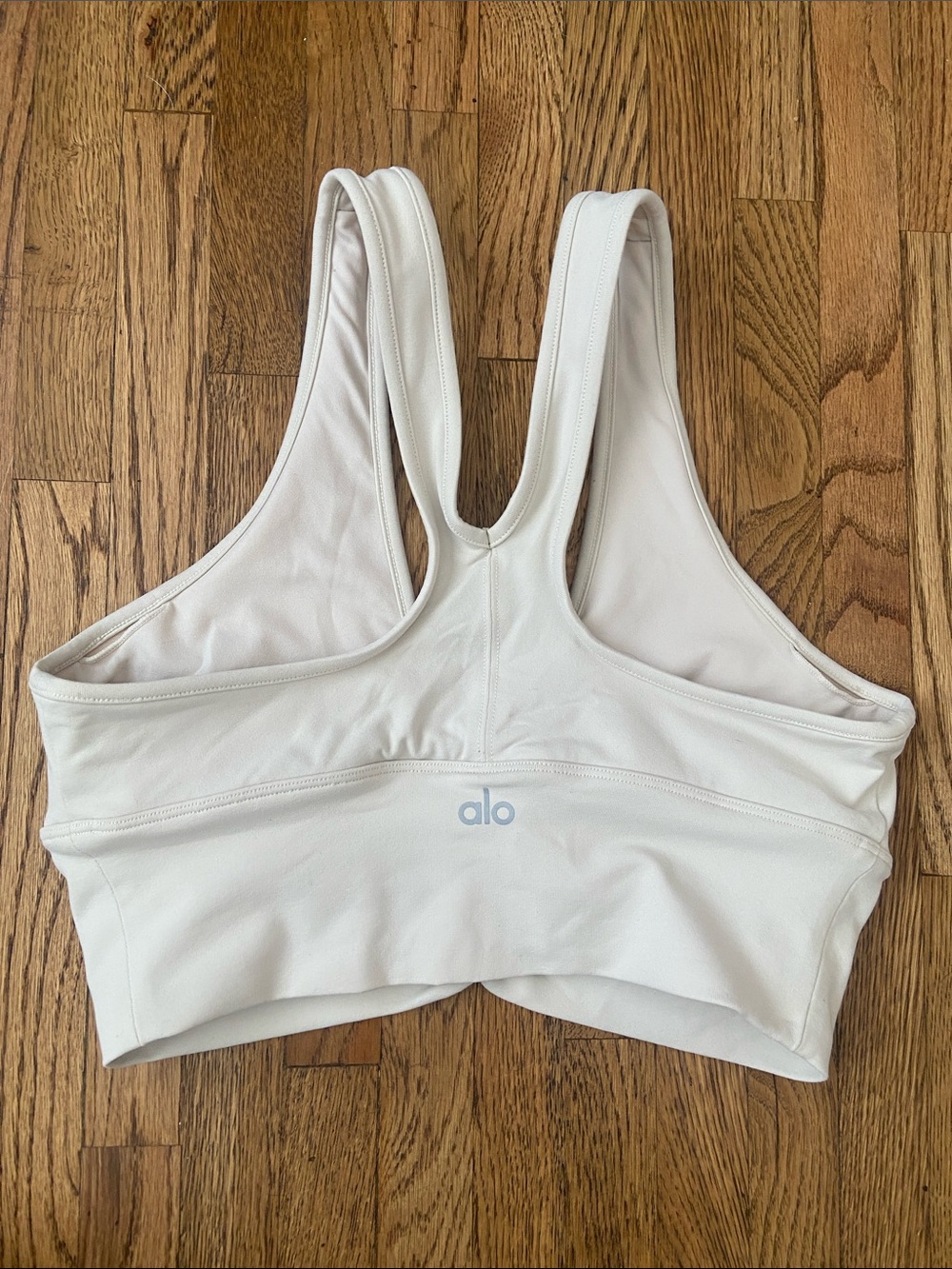 ALO Yoga Cream V-Back Sports Bra - Picture 3 of 3